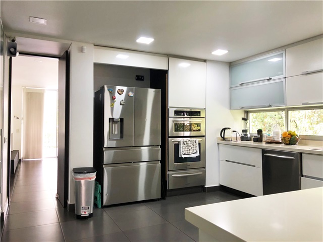 Casa de 4 alcobas en arriendo en Los Balsos No.2, Medellín, 825 m² · foto 5 de 20