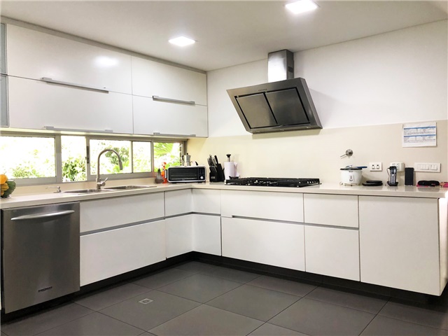 Casa de 4 alcobas en arriendo en Los Balsos No.2, Medellín, 825 m² · foto 6 de 20