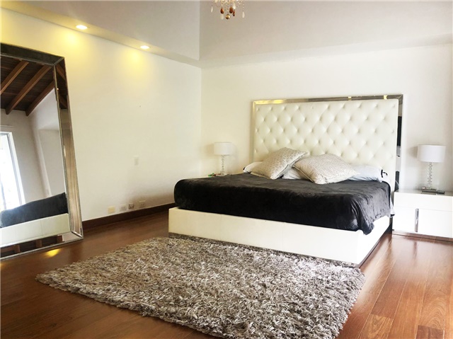Casa de 4 alcobas en arriendo en Los Balsos No.2, Medellín, 825 m² · foto 12 de 20