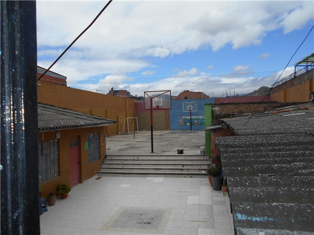 Edificio en venta en Parque Campestre, Soacha, 928 m² · foto 2 de 12