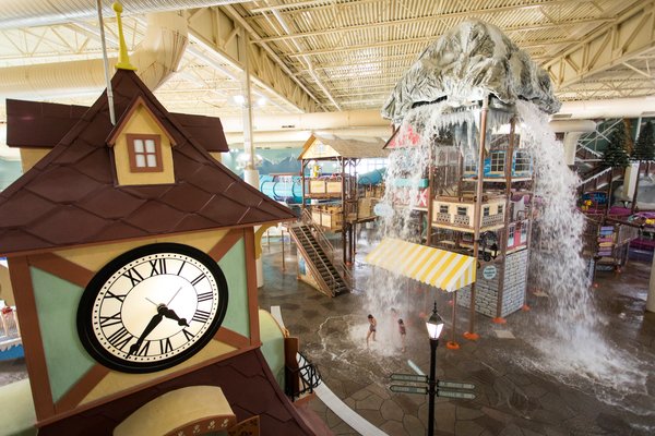Avalanche-Bay-Waterpark-Splasherhorn-Waterfall.jpg