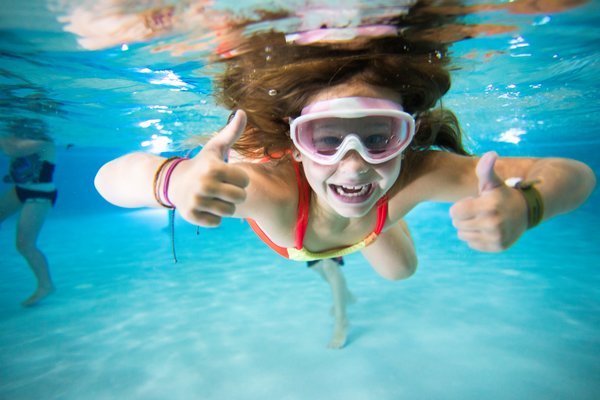 Pool-Underwater-Thumbs-Up.jpg