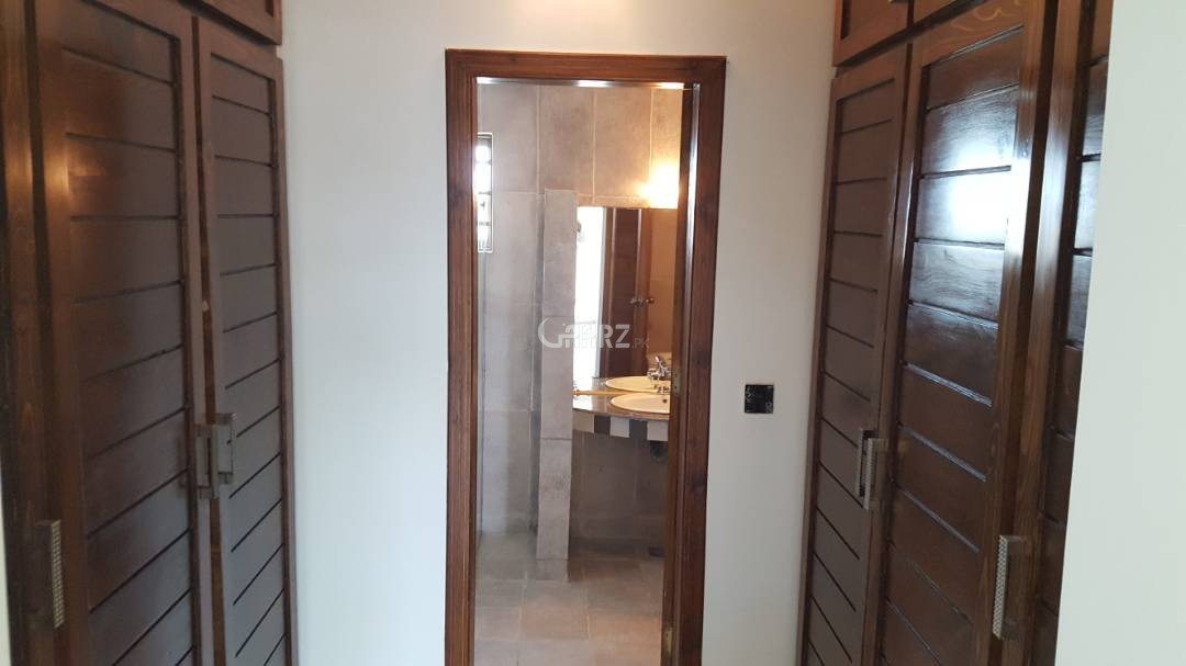 8 Marla lower portion for Sale in Tahir Villa Karachi AARZ.PK