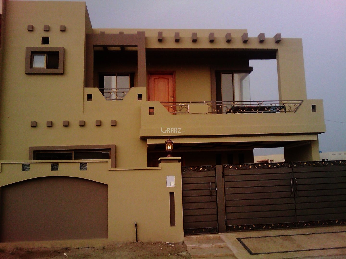 10 Marla House for Sale in Bahria Town Lahore AARZ.PK