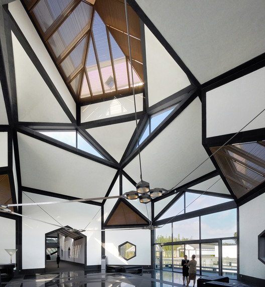 Interior view of atrium at Suzhou Museum, Suzhou / China. Architecture: Pei Partnership Architects. Photography: Kerin Ip. Image © Pei Partnership Architects