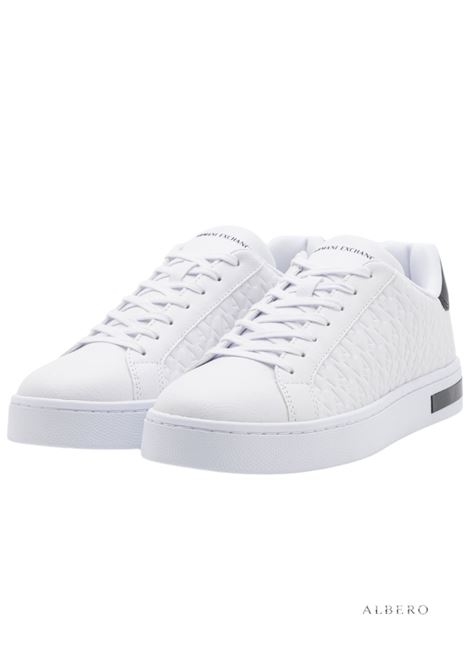 SNEAKERS CON LOGO AX ARMANI EXCHANGE | Sneakers | XM000140AF11916M0028OPTICWHITEBLACK