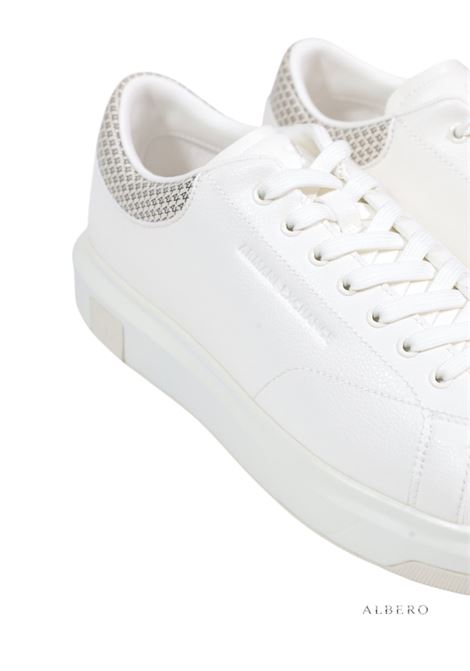 SNEAKERS CON LOGO AX ARMANI EXCHANGE | Sneakers | XM001964AF19403MZ751OFFWHITECREAMGUNM
