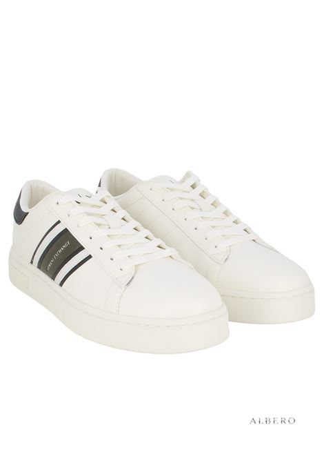SNEAKERS CON LOGO AX ARMANI EXCHANGE | Sneakers | XM002198AF21421MZ439OFFWHITEMUSK