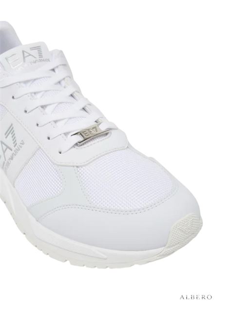 SNEAKERS CON LOGO E.A. 7 | Sneakers | 7X000656AF13550MZ024WHITESILVER