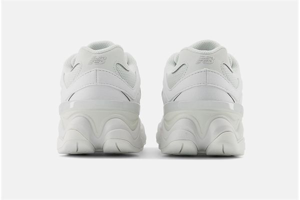 New Balance 9060 Ragazzi NEW BALANCE | Sneakers | GC9060LL