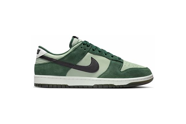 Nike Dunk Low Retro SE NIKE | Sneakers | IB6399301