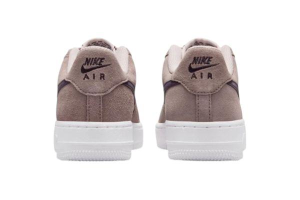 Nike Air Force 1 Essential+ Ragazze NIKE | Sneakers | IQ2743600
