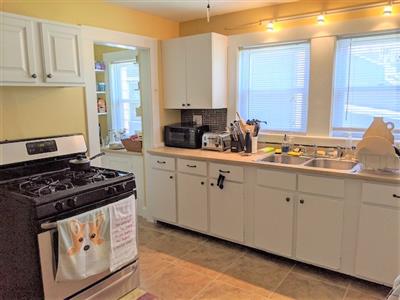 67 Sharon St, West Medford