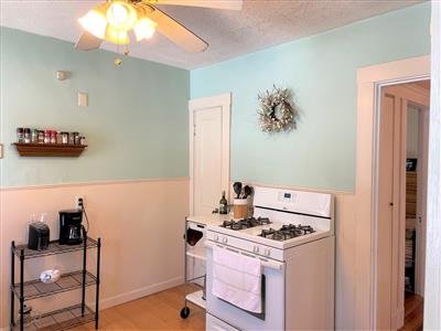 16 Hamilton St, West Somerville