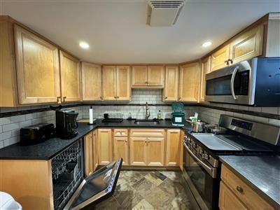 88 Park Ave, Strawberry Hill