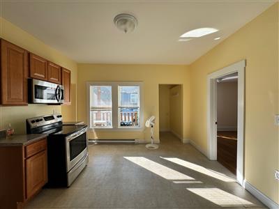 186 Lowell St, Powder House Square