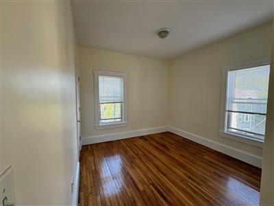 186 Lowell St, Powder House Square