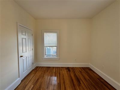 186 Lowell St, Powder House Square