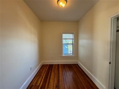 186 Lowell St, Powder House Square