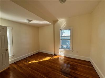 186 Lowell St, Powder House Square