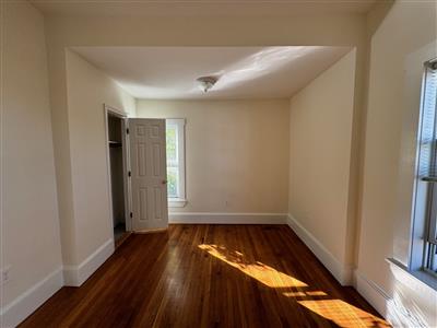 186 Lowell St, Powder House Square