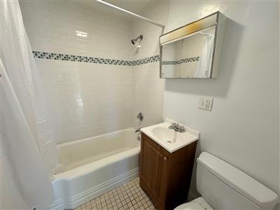 186 Lowell St, Powder House Square