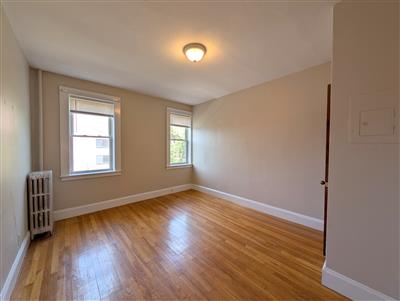 4 Cogswell Ave, North Cambridge