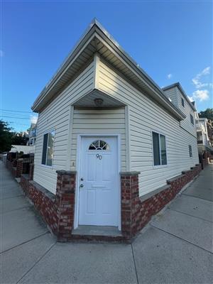 90 Albion St, Powder House Square