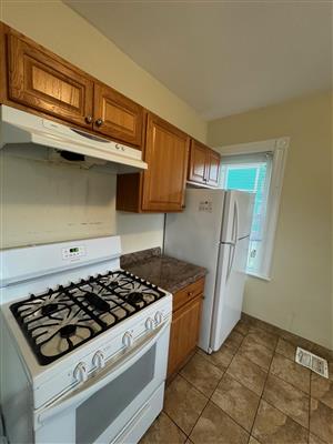 1274 Broadway, West Somerville