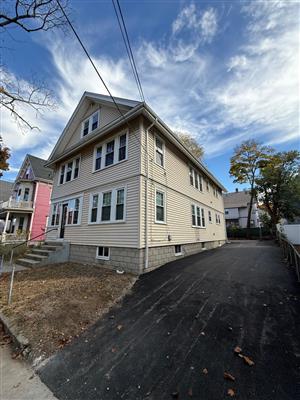 22 Harris Rd, Medford