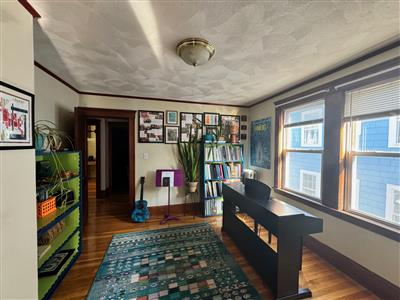 29 Sterling St, West Somerville