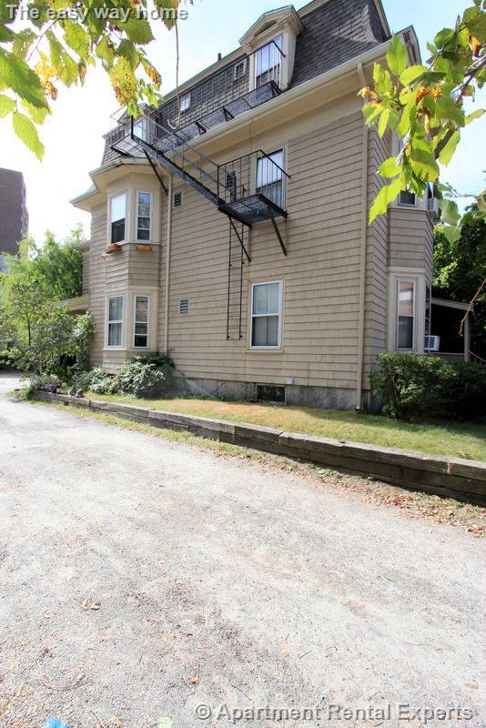 378 Harvard St, Harvard Square