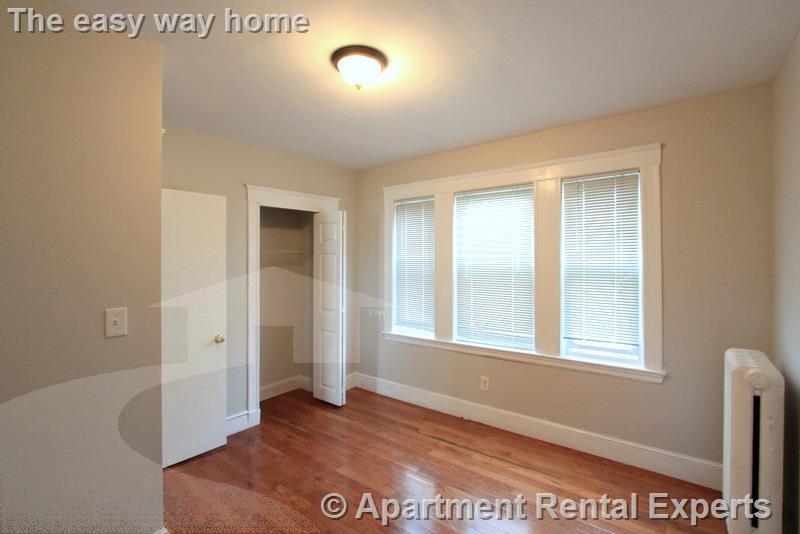 121 Yale St, Ball Square