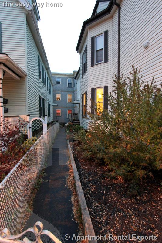 96 Holland St, Davis Square