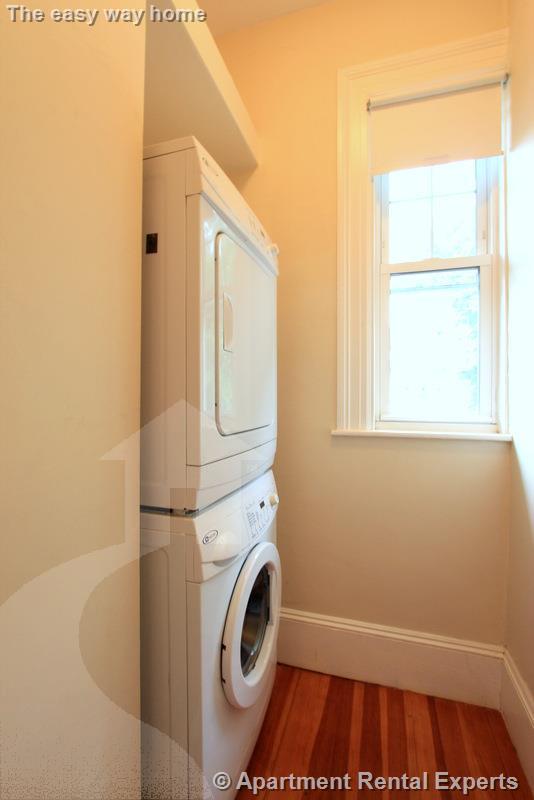 52 Maple Ave, Mid Cambridge