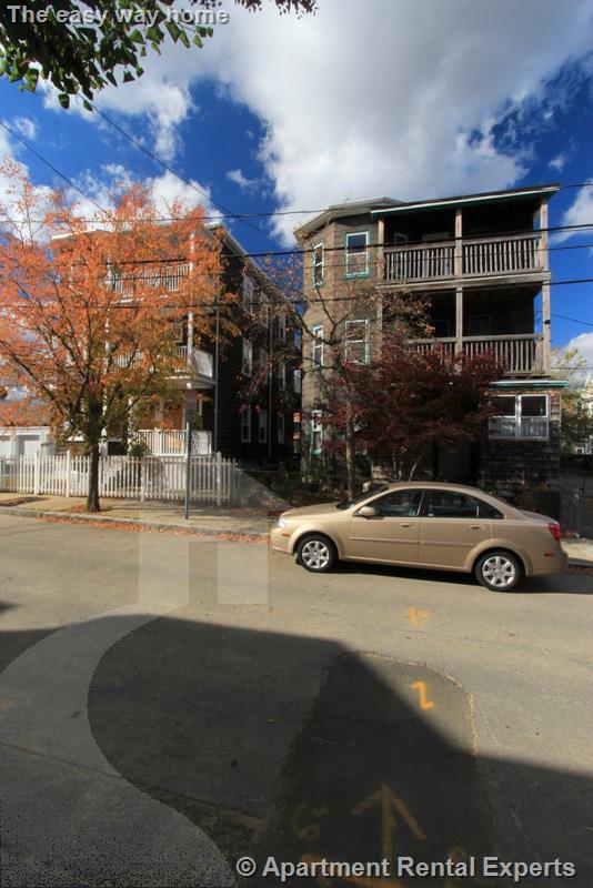 53 Hinckley St, Magoun Square