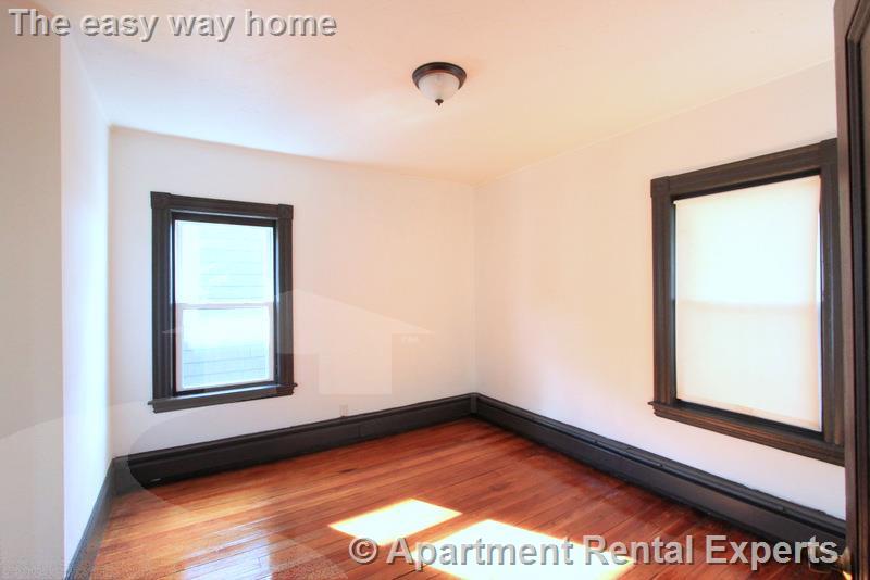 53 Hinckley St, Magoun Square