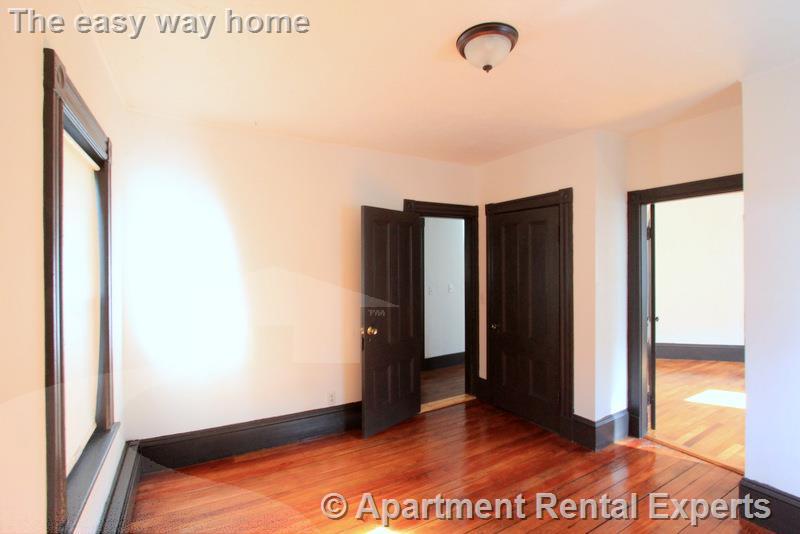 53 Hinckley St, Magoun Square