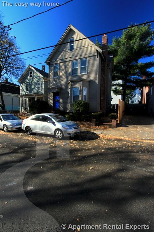 3 Moore St, Davis Square