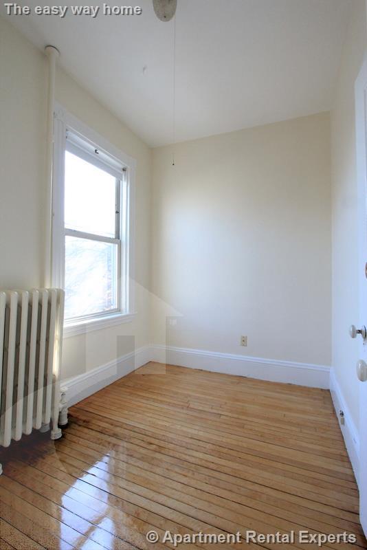 3 Moore St, Davis Square