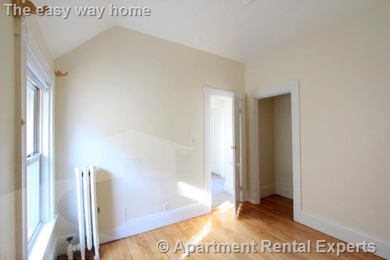 3 Moore St, Davis Square