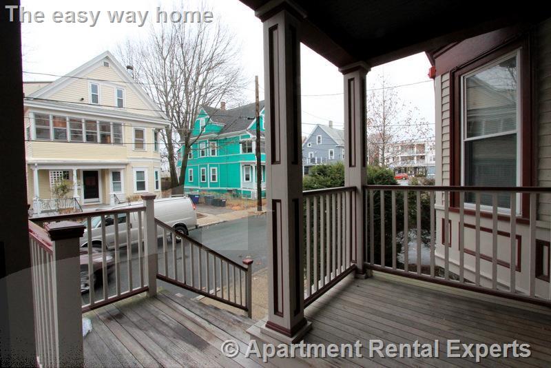 14 Garrison Ave, Teele Square