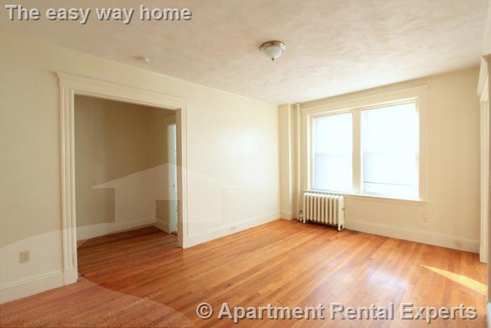 172 Maple St, Malden Center