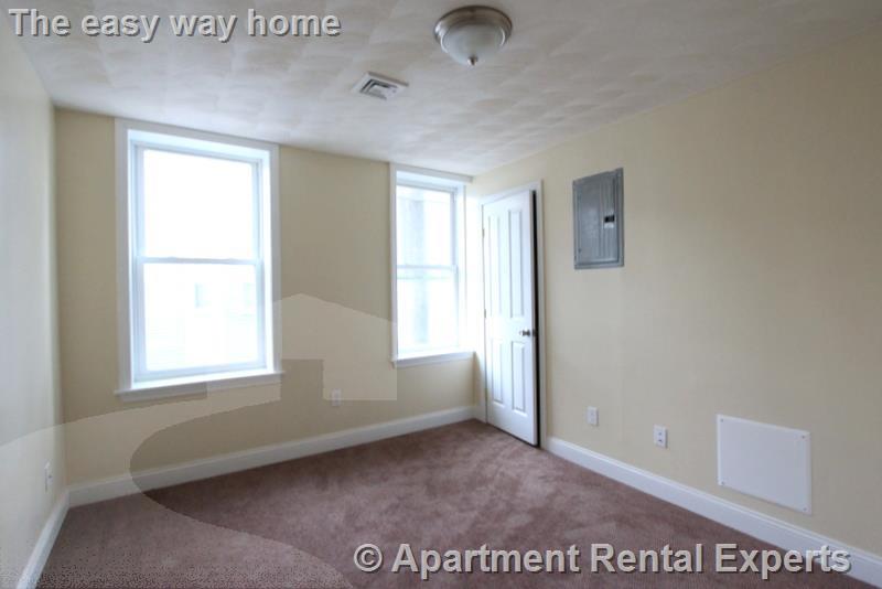 6 Douglass St, Central Square