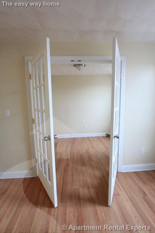 6 Douglass St, Central Square