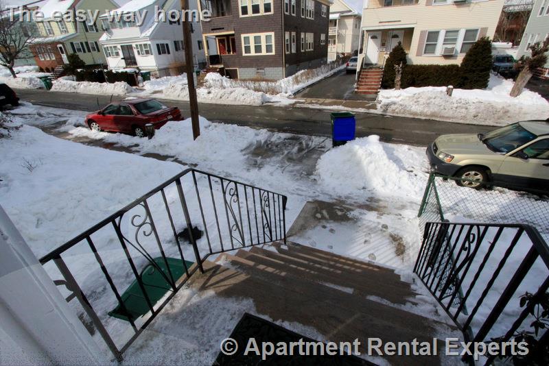 23-25 Bonner Ave, Tufts