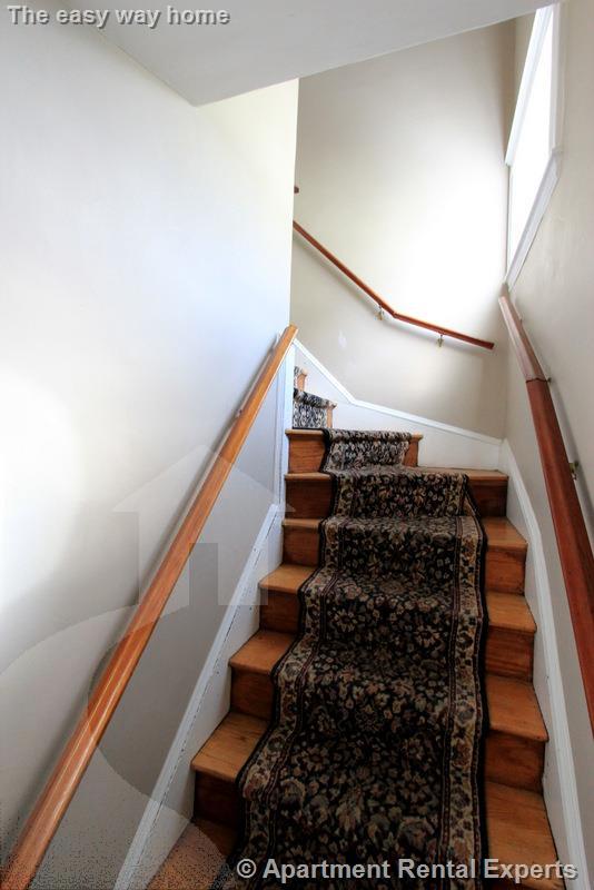 23-25 Bonner Ave, Tufts