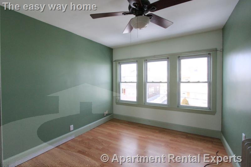 23-25 Bonner Ave, Tufts