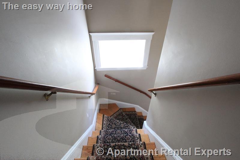 23-25 Bonner Ave, Tufts