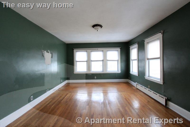 23-25 Bonner Ave, Tufts